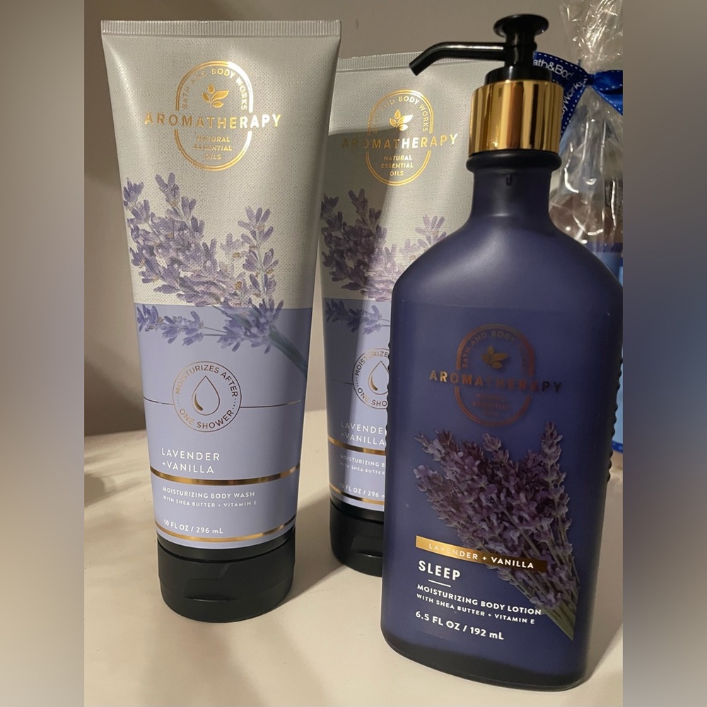 Bath & Body Works Lavender Vanilla Aromatherapy Set * 2 Body Washes & 1 Lotion *